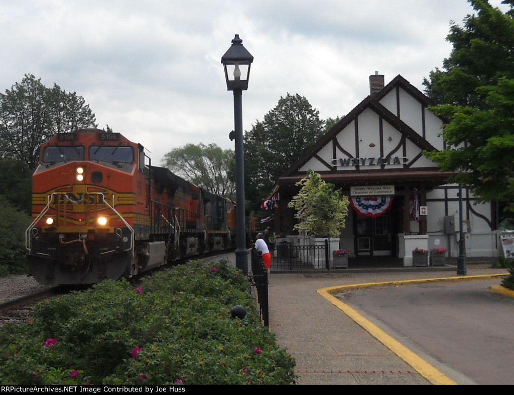 BNSF 5156 West